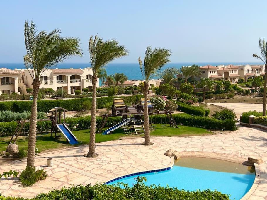 הוילה עיין סוחנה Amazing Beachfront Townhouse Chalet Ain Sokhna מראה חיצוני תמונה