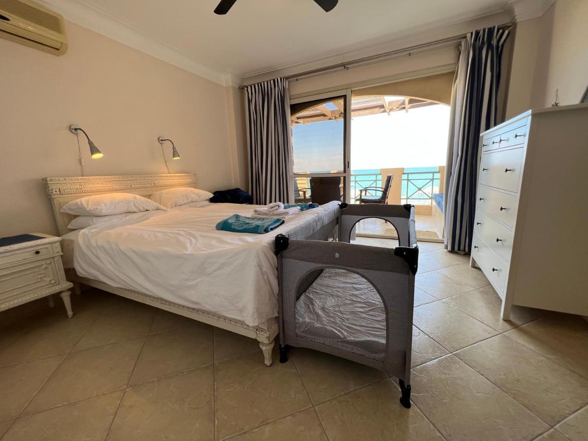 הוילה עיין סוחנה Amazing Beachfront Townhouse Chalet Ain Sokhna מראה חיצוני תמונה